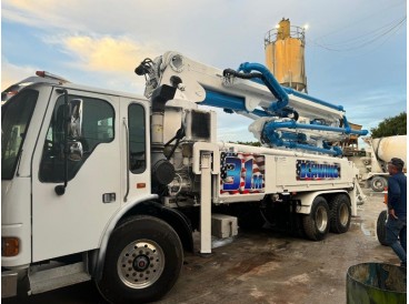 2006 STERLING ST CONCRETE BOOM PUMP TRUCK