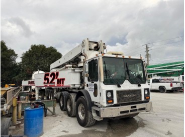 1999 MACK MR600 CONCRETE PUMP TRUCK WITH PUTZMEISTER 52Z