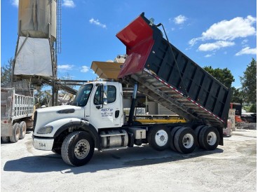 2012 FREIGHTLINER  DUMP TRUCK