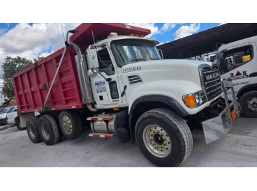 2006 MACK GRANITE DUMP TRUCK TRI-AXLE