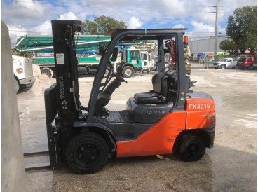 2013 TOYOTA 6000 LBS FORKLIFT
