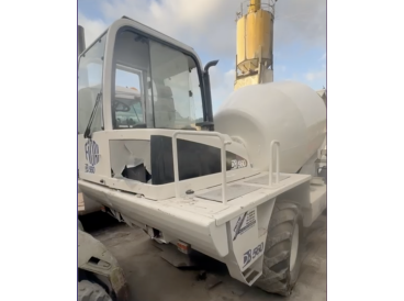 2017 FIORI   CONCRETE MIXER TRUCK, CHRISTMAS SPECIAL PRICE!
