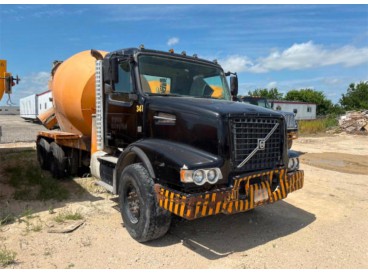 2016 VOLVO CHD CONCRETE MIXER TRUCK