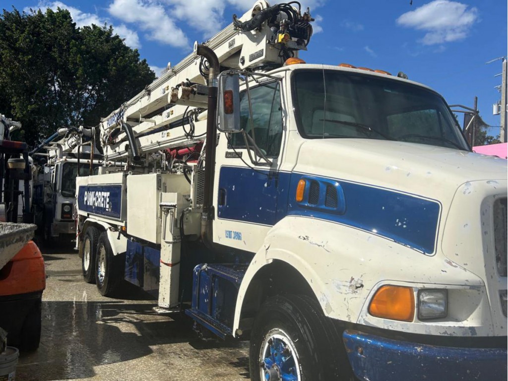 1999 STERLING TRUCK L9513 WITH SCHWING CONCRETE PUMP TRUCK 1999 STERLING TRUCK L9513 WITH SCHWING CONCRETE PUMP TRUCK