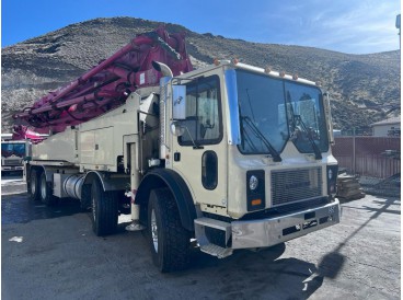 2005 MACK MR600 CONCRETE PUMP TRUCK