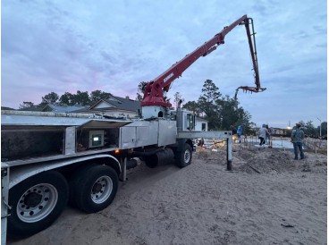 2007 SCHWING 32 CONCRETE PUMP TRUCK