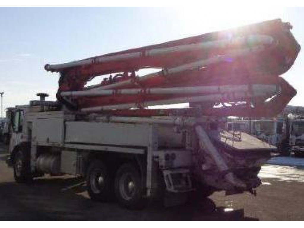 2007 SCHWING 32 CONCRETE PUMP TRUCK 2007 SCHWING 32 CONCRETE PUMP TRUCK