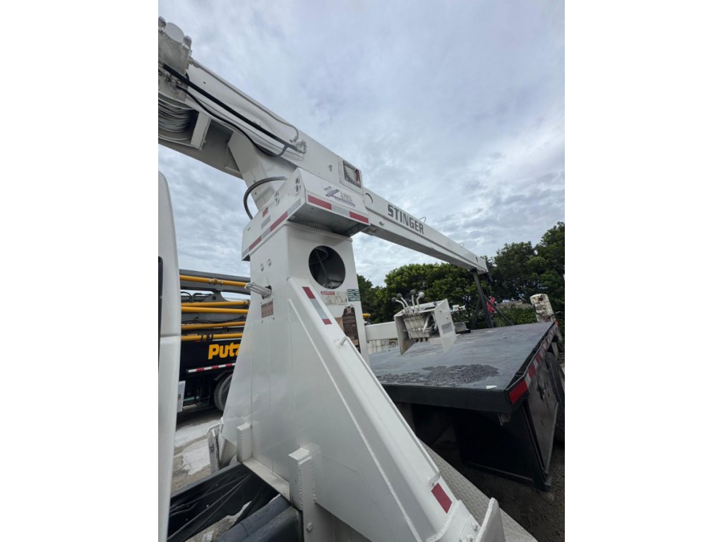 1996 GMC GMT530 CRANE TRUCK, STINGER 5 TONS 1996 GMC GMT530 CRANE TRUCK, STINGER 5 TONS