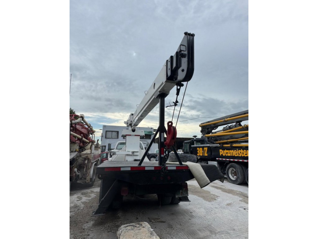 1996 GMC GMT530 CRANE TRUCK, STINGER 5 TONS 1996 GMC GMT530 CRANE TRUCK, STINGER 5 TONS