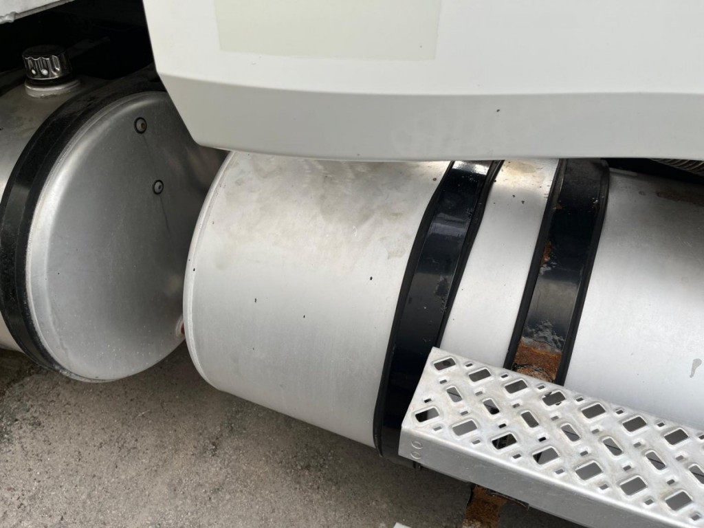 2009 MACK VISION DUMP TRUCK 2009 MACK VISION DUMP TRUCK