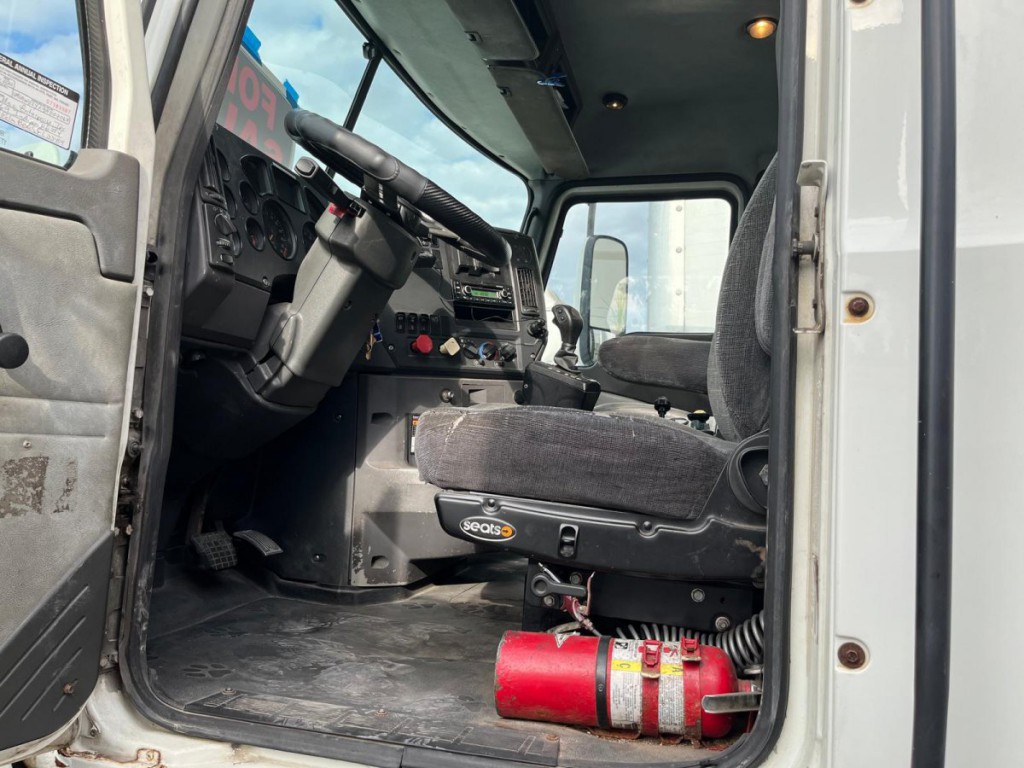 2009 MACK VISION DUMP TRUCK 2009 MACK VISION DUMP TRUCK