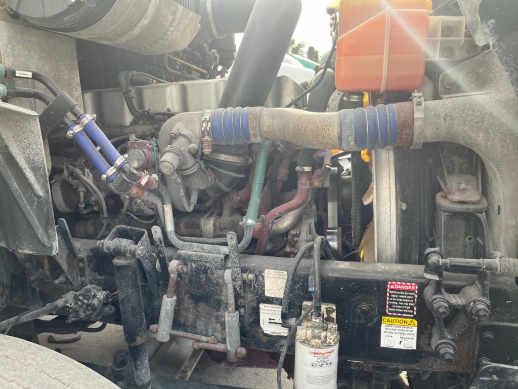 2009 MACK VISION DUMP TRUCK 2009 MACK VISION DUMP TRUCK