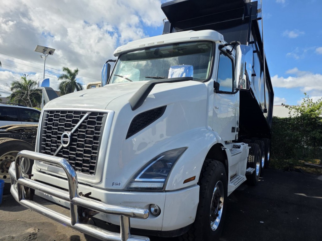 2020 VOLVO D13 DUMP TRUCK 2020 VOLVO D13 DUMP TRUCK