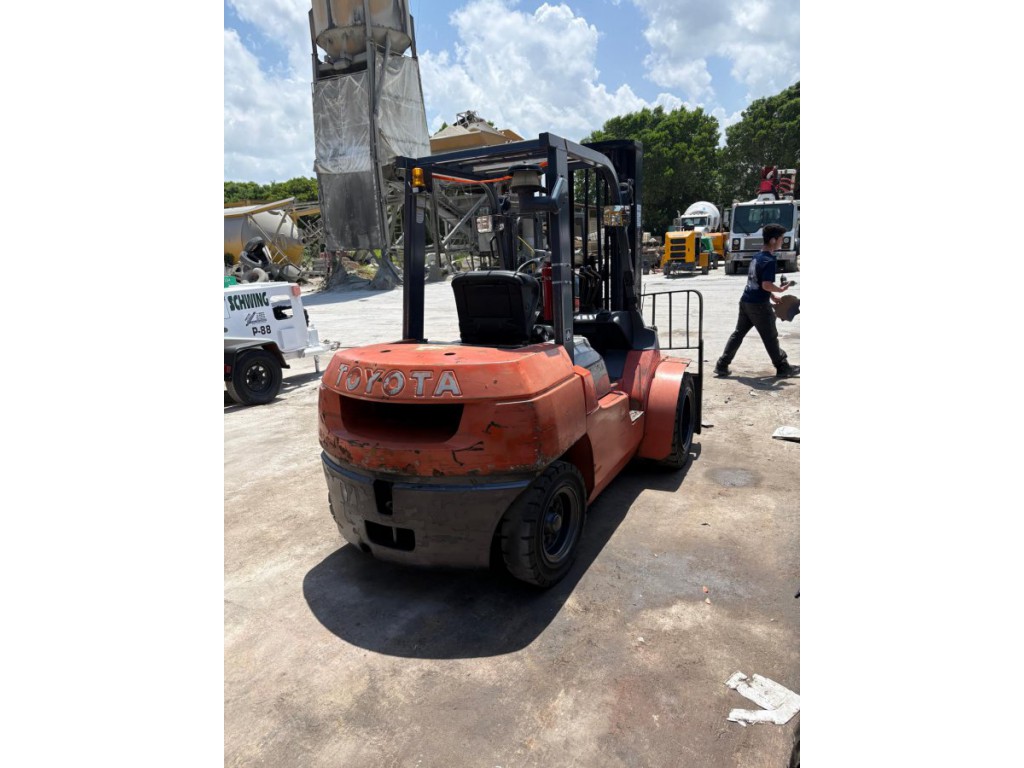 2007 TOYOTA 7FDU35 FORKLIFT 2007 TOYOTA 7FDU35 FORKLIFT