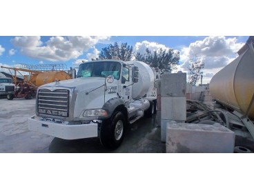  MACK GRANITE CONCRETE MIXER TRUCK