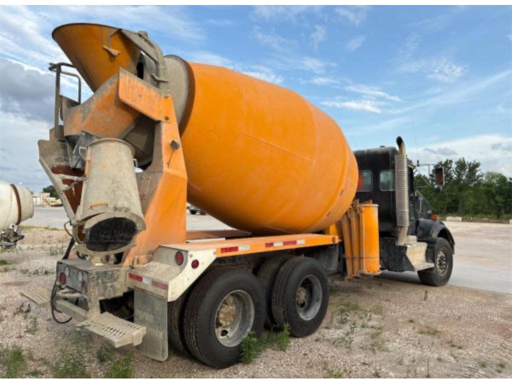 2014 KENWORTH T800 CONCRETE MIXER TRUCK 2014 KENWORTH T800 CONCRETE MIXER TRUCK