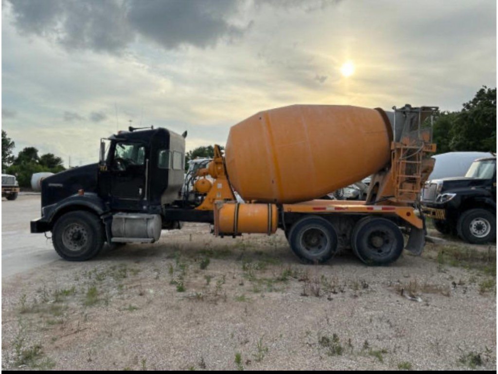 2014 KENWORTH T800 CONCRETE MIXER TRUCK 2014 KENWORTH T800 CONCRETE MIXER TRUCK