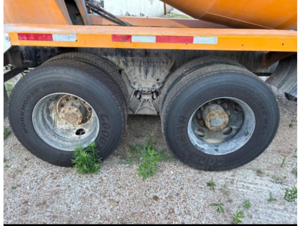 2014 KENWORTH T800 CONCRETE MIXER TRUCK 2014 KENWORTH T800 CONCRETE MIXER TRUCK