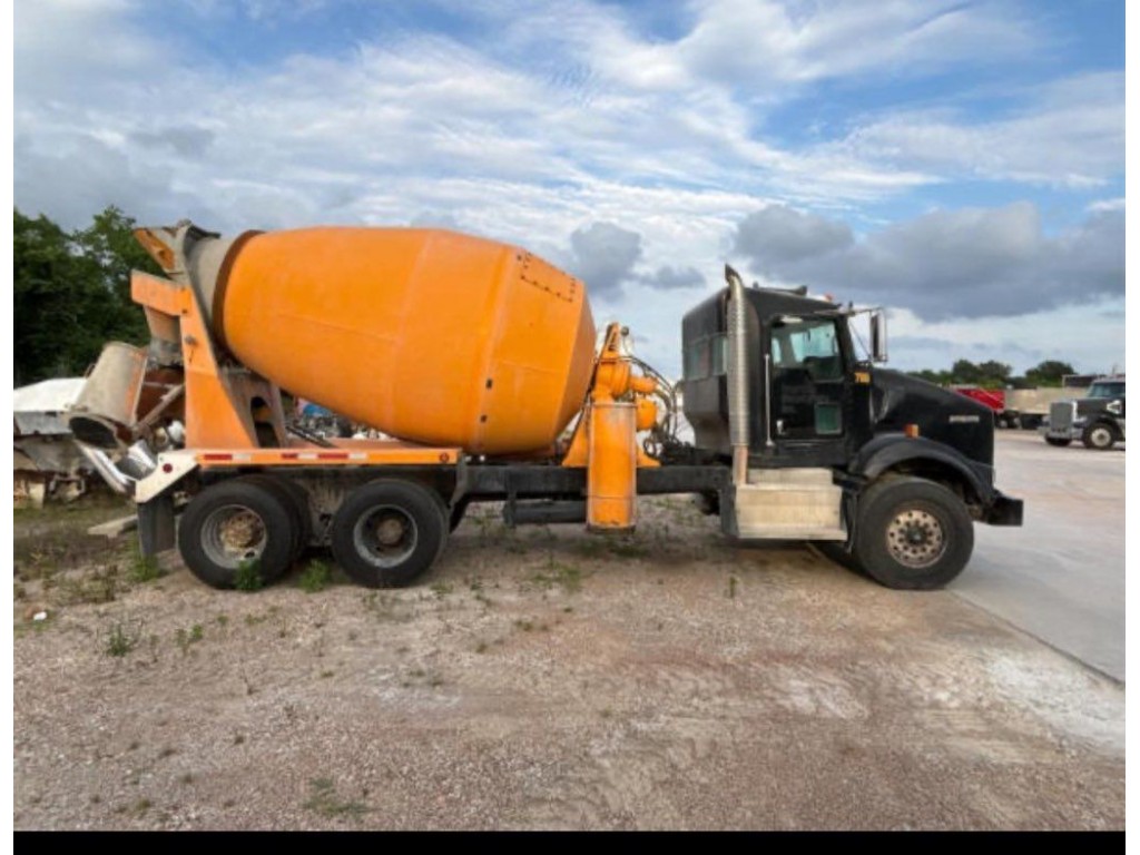 2014 KENWORTH T800 CONCRETE MIXER TRUCK 2014 KENWORTH T800 CONCRETE MIXER TRUCK