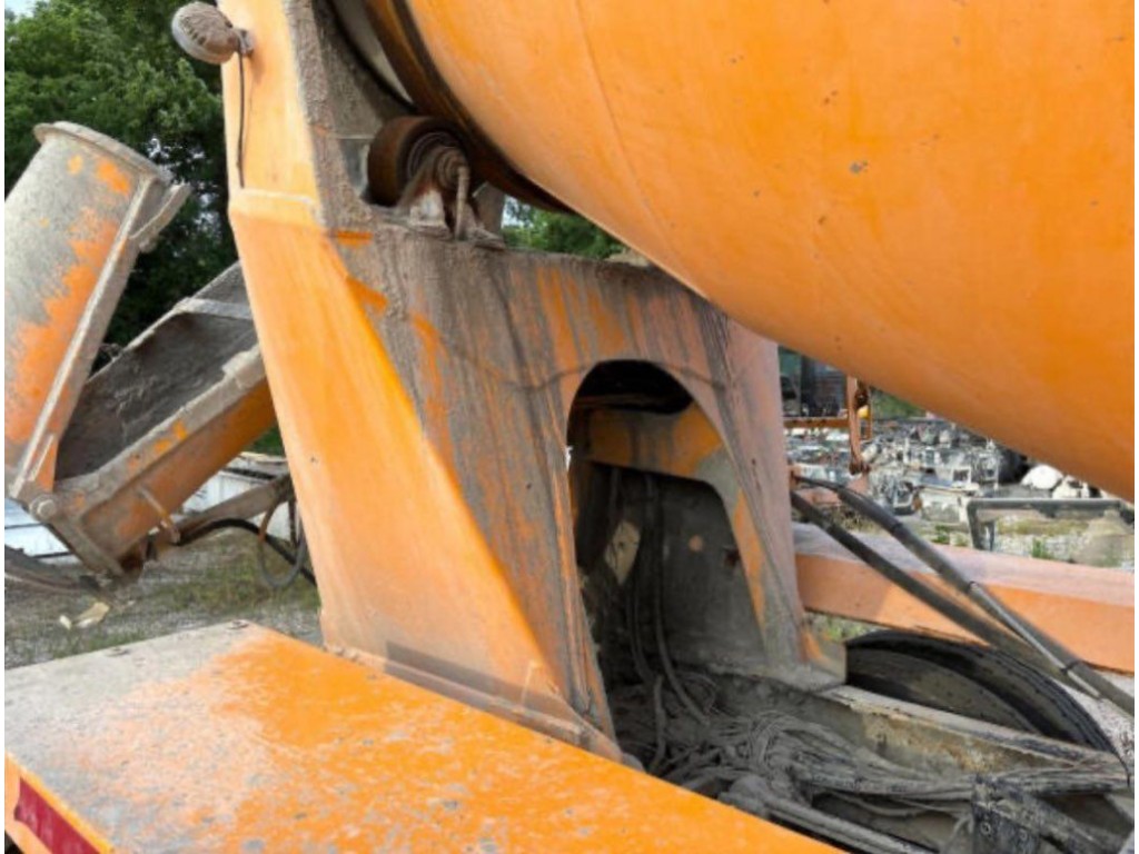 2014 KENWORTH T800 CONCRETE MIXER TRUCK 2014 KENWORTH T800 CONCRETE MIXER TRUCK