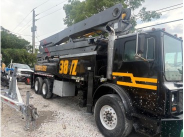 2007 MACK MR600 CONCRETE PUMP TRUCK
