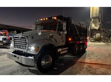 2007 MACK GRANITE GU713 DUMP TRUCK