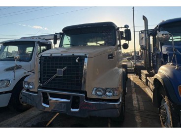 2007 VOLVO VNL ROLL-OFF TRUCK